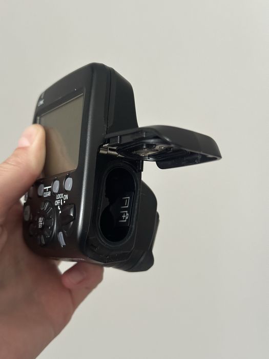 Синхронізатор Speedlite transmitter st-e3-rt
