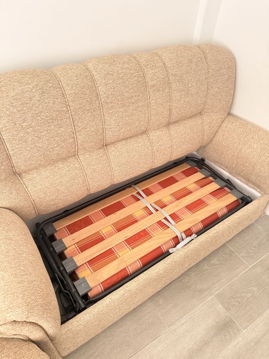 Sofá-cama de 3 lugares em excelente estado