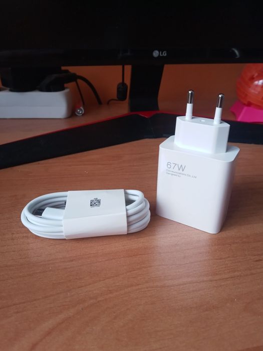 Ładowarka do 67w.  .