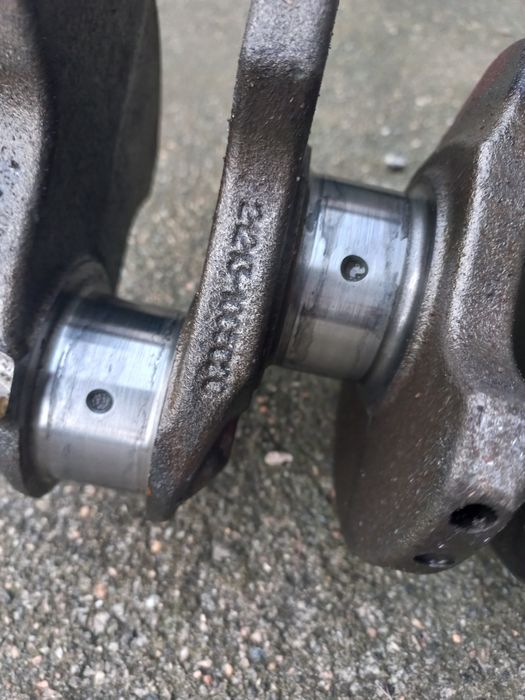 Продам колінчастий вал.коленвал 21213