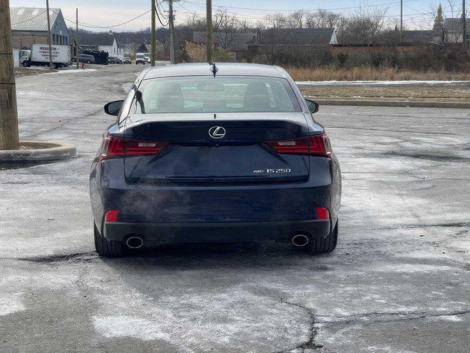 Lexus IS 300      2016