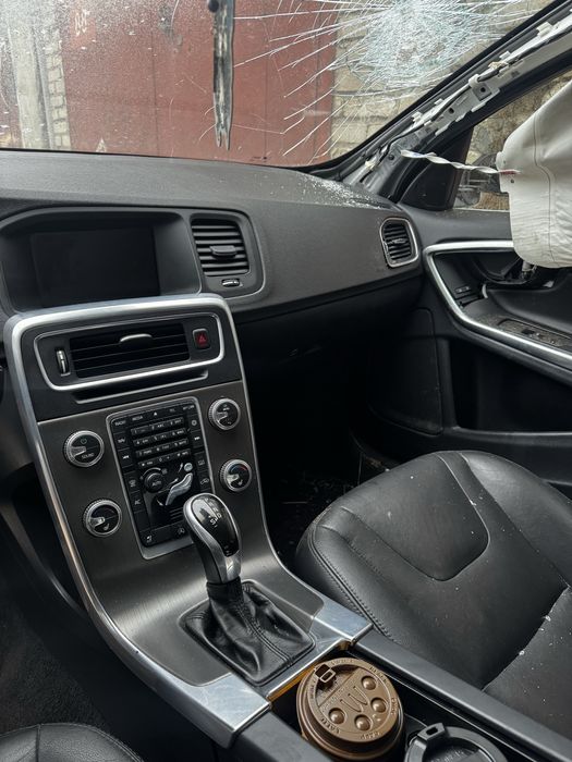 Продам Volvo s60 2015 під запчастини