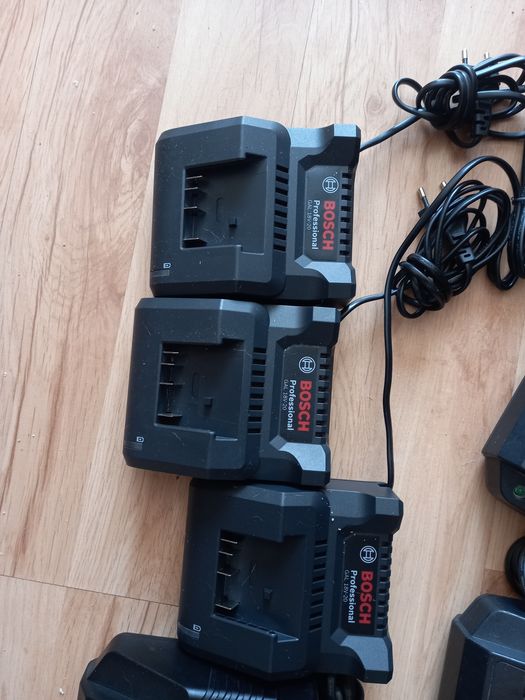 Зарядне зарядка Bosch 12 14.4 18 Бош акумулятор блок бош
