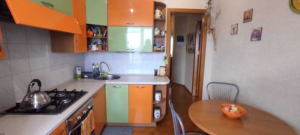 Продам 3-х на Староказацкая, р-н парка Глобы. Ремонт, мебель, техника.