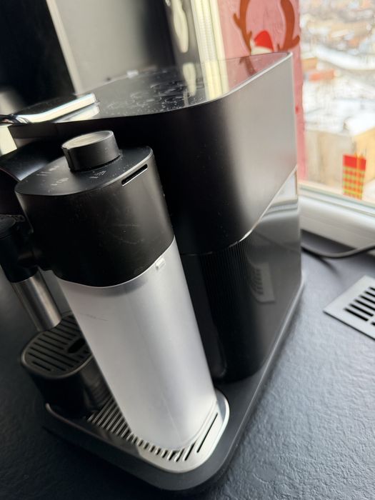 Кавоварка Nespresso EN 650.B