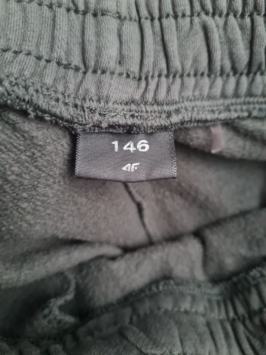 Spodnie firmy 4f roz 146