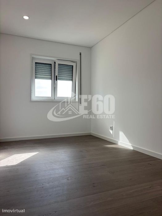 Apartamento T3 Remodelado Para Arrendamento Esmoriz