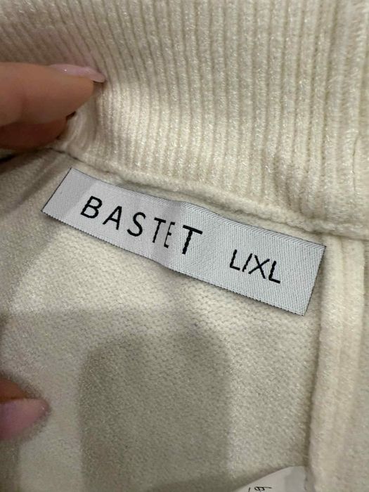 Piękne nowe nie używane spodnie rozmiar L /Xl