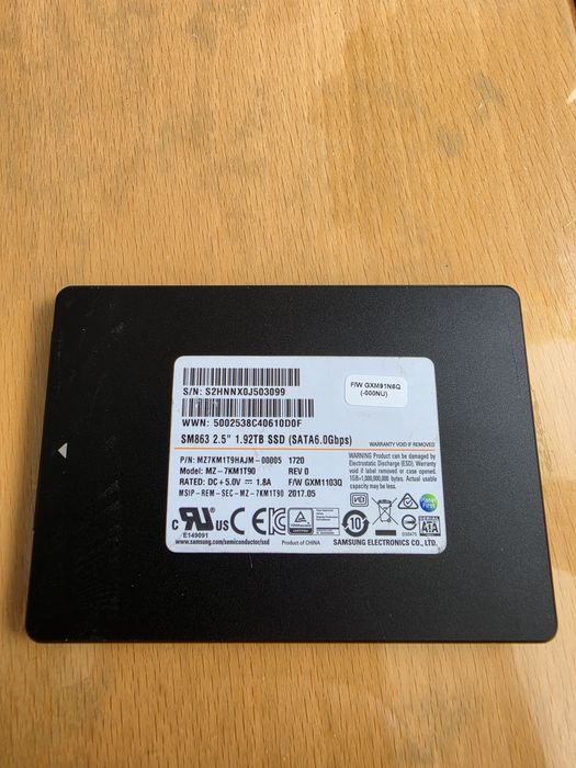 Диск ssd  1.9 tb 2.5" Samsung для ноутбука або ПК Стан гарний 2tb