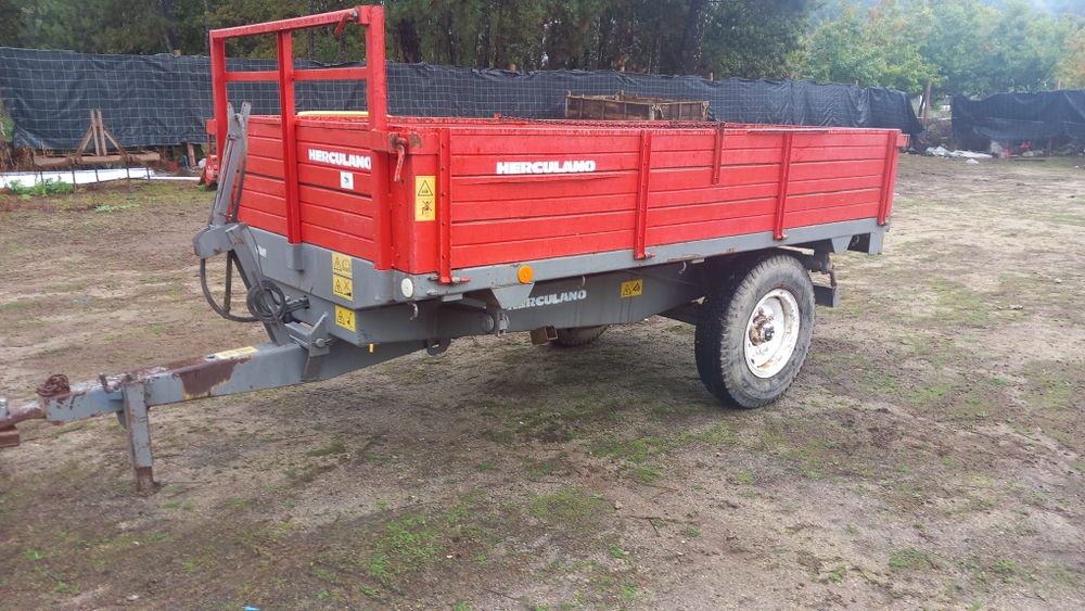 Vendo reboque semi-novo