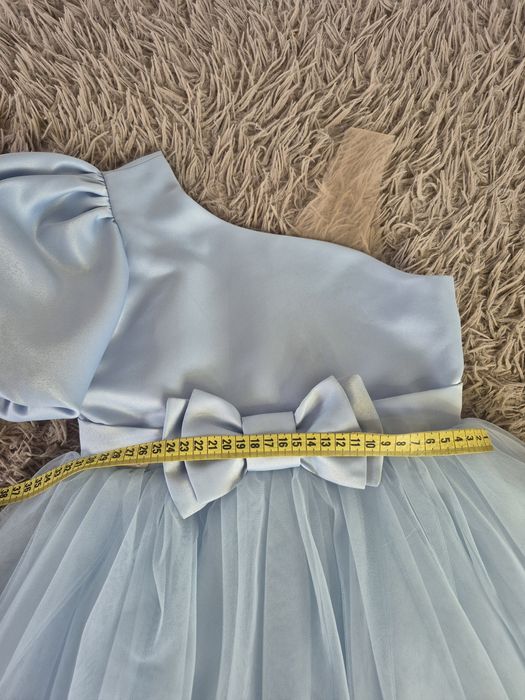 Святкова сукня на дівчинку