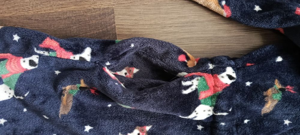 Szlafrok chłopięcy świąteczny  158/164 rozmiar