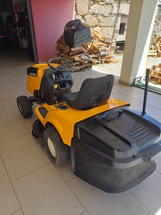 Trator corta relva com 15cv