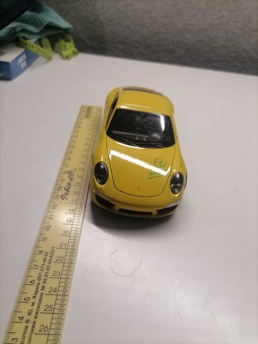 машинка фірми welly 1/24