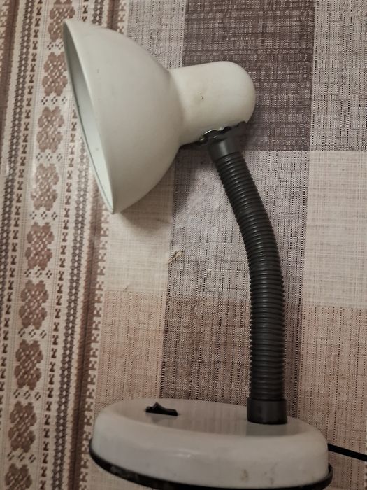 Настольная лампа б/у