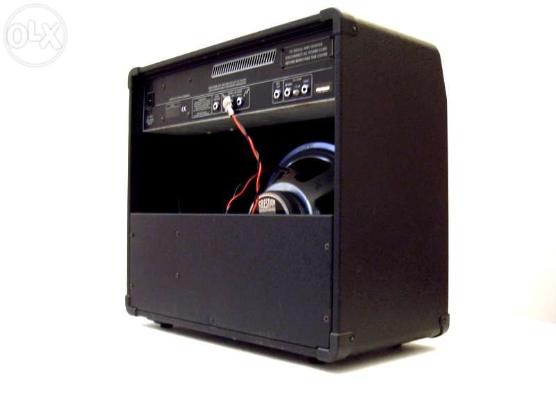 Amplificador de guitarra 120W com pré a valvulas