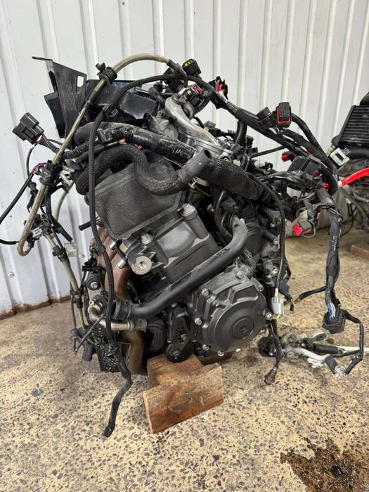 Двигун мотор на Yamaha MT 10