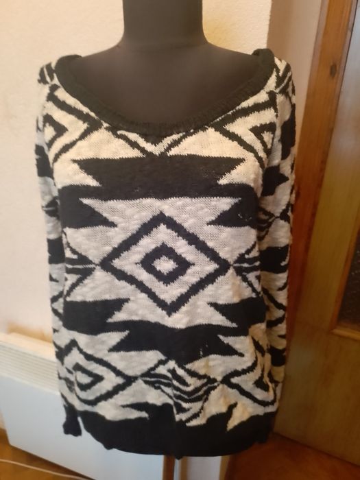 Продам жіночий светр кофту на розм 50-52, або L -XL