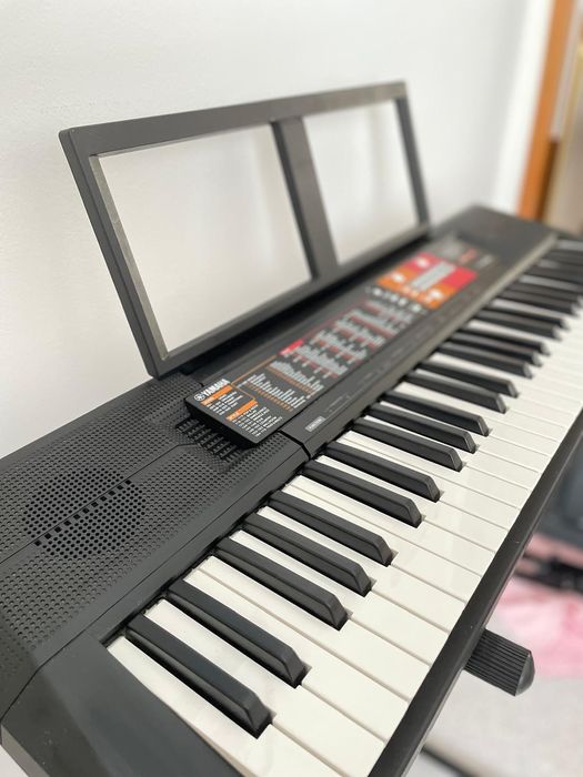 Piano Yamaha psr f51 +suporte