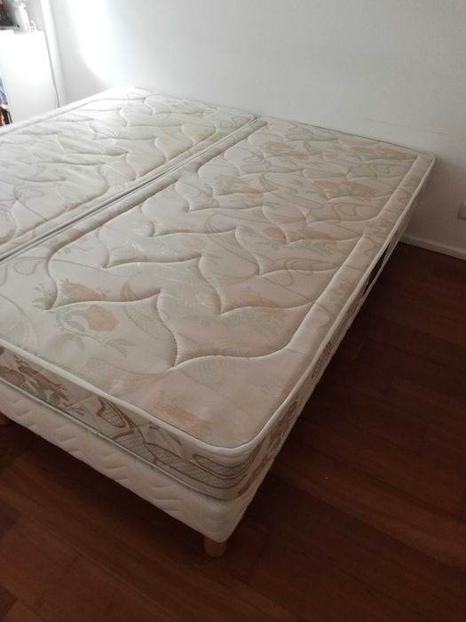 Estrados forrados com colchão (opção par c/ topper)