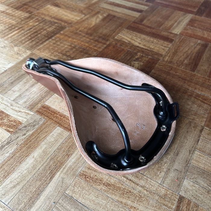 Selim Brooks B17 novo + Brooks Proofide