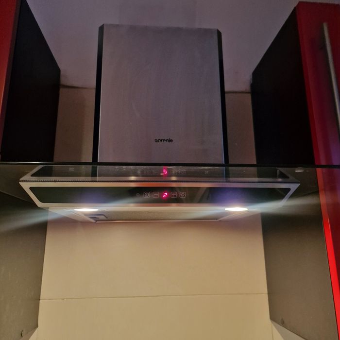 Okap kuchenny  metalowy  komin miejsce do przyczepienia magnesów