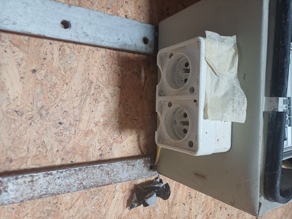 Erbetka skrzynka elektryczna budowlana kompletna