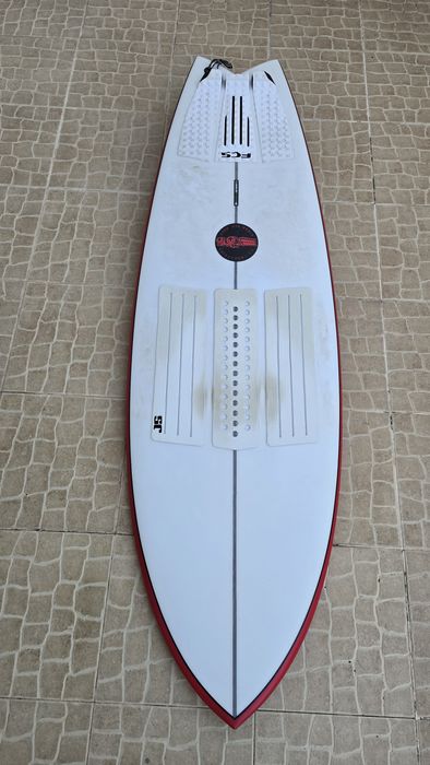 Prancha JS Red Baron 5,9 como nova com quilhas incluídas
