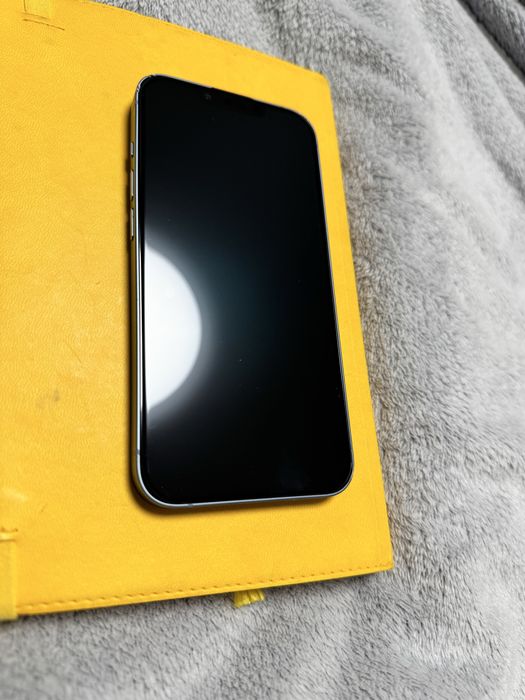 Продам Iphone 14