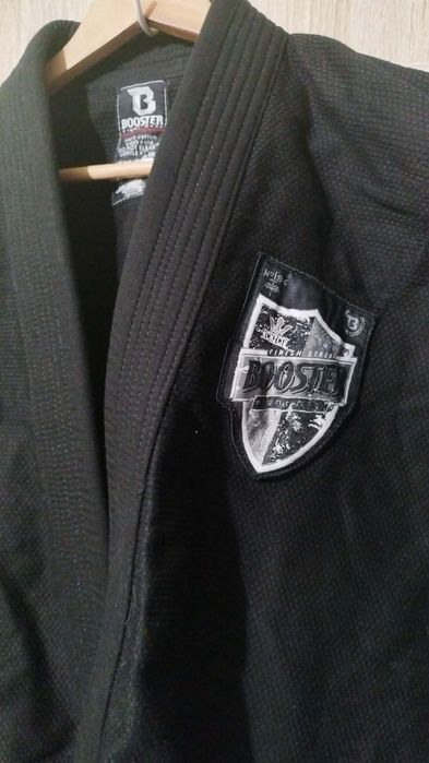 Czarna katana, Gi marki Booster, bjj