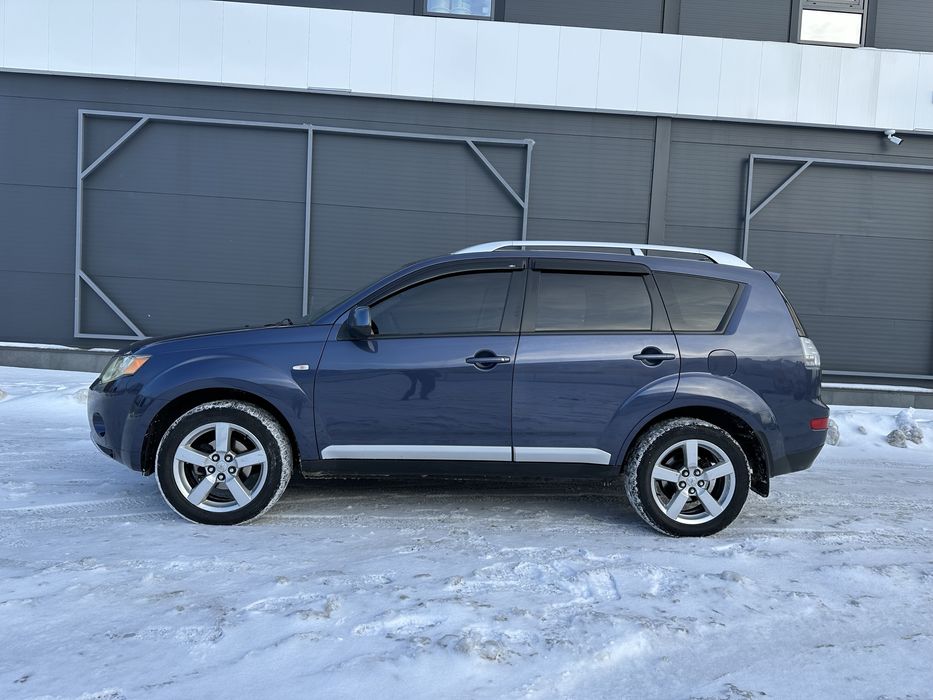 Mitsubishi Outlander XL 2008. Газ/Бензин 2.4