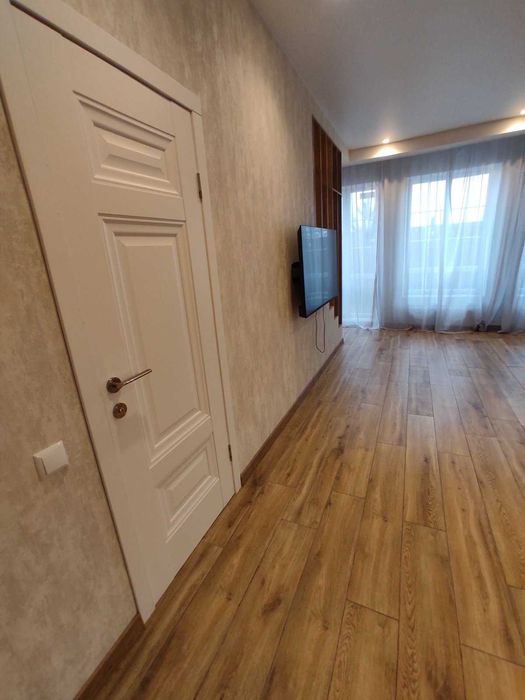 Таунхаус  з ремонтом та меблями за 125000$ в Лісках