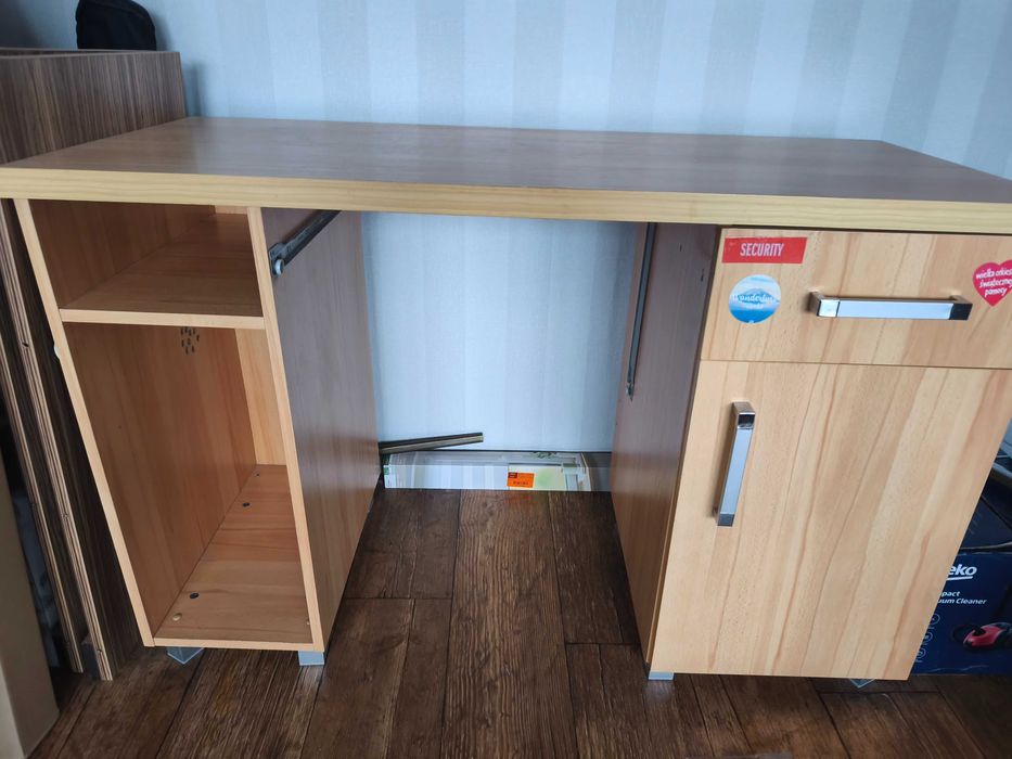 Biurko młodzieżowe