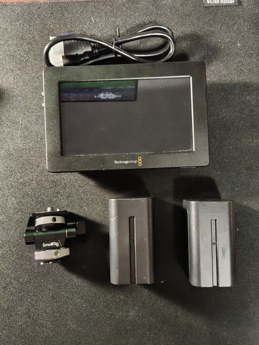Blackmagic Video Assist 5" 3g + dwie baterie NP-F770 +hdmi i mocowanie Smallrig