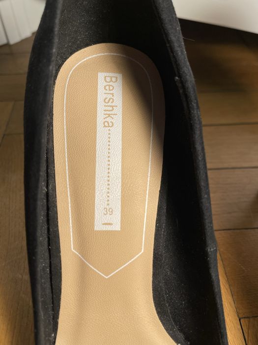 Buty na obcasie Bershka