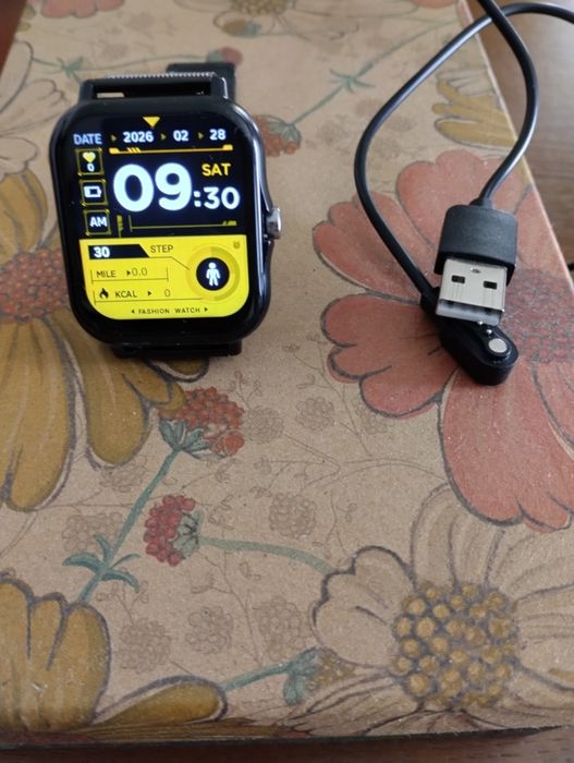 Smartwatch relógio com bracelete metálica ajustável. Como novo.Excelen