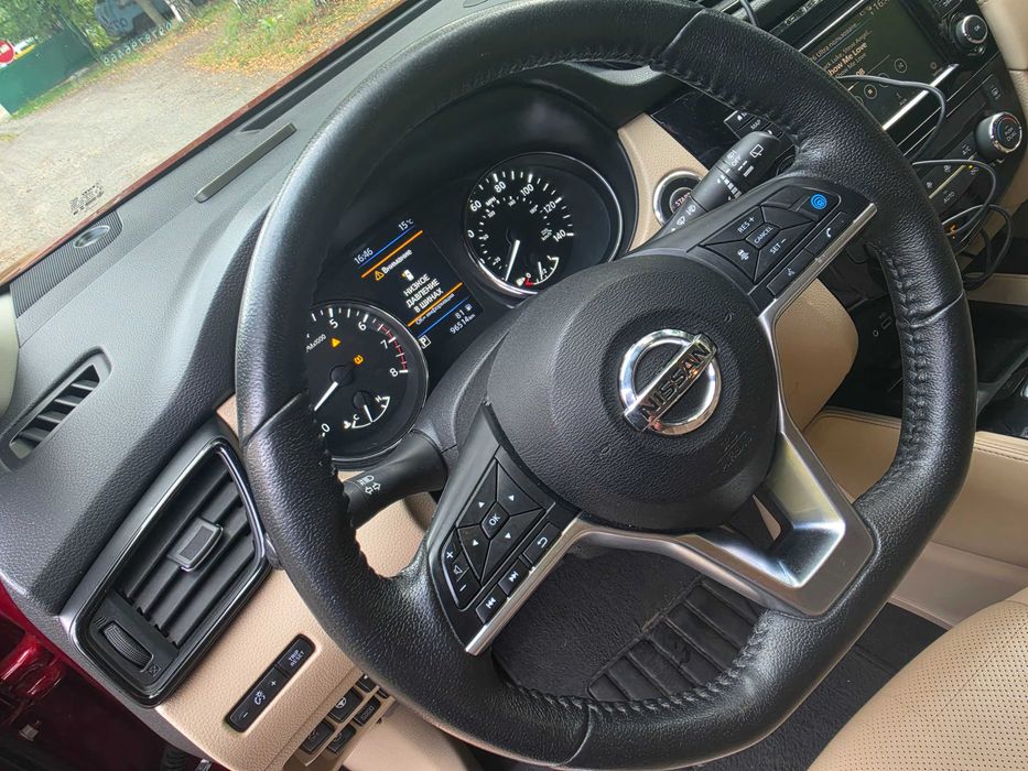Продам Nissan Rogue