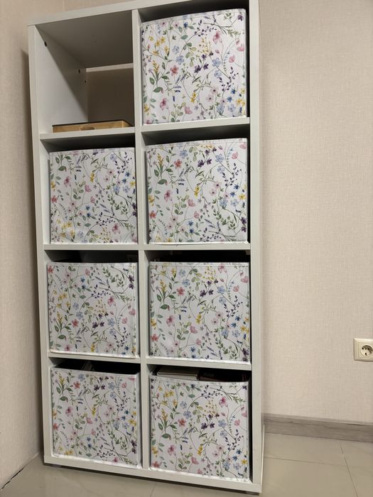 Шафа для книжок. Біла. Стан у повному порядку, без дефектів.