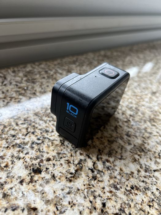 Gopro 10 black com bastantes acessorios originais