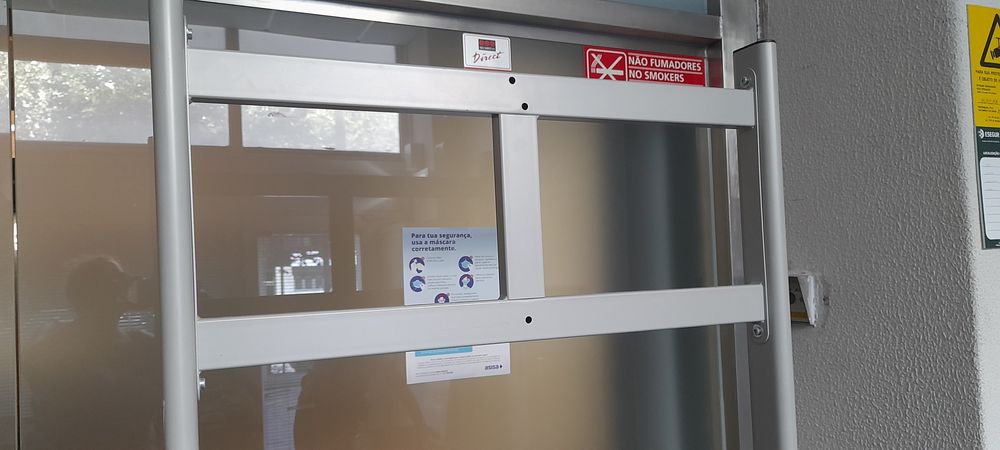 Carrinho para multimédia