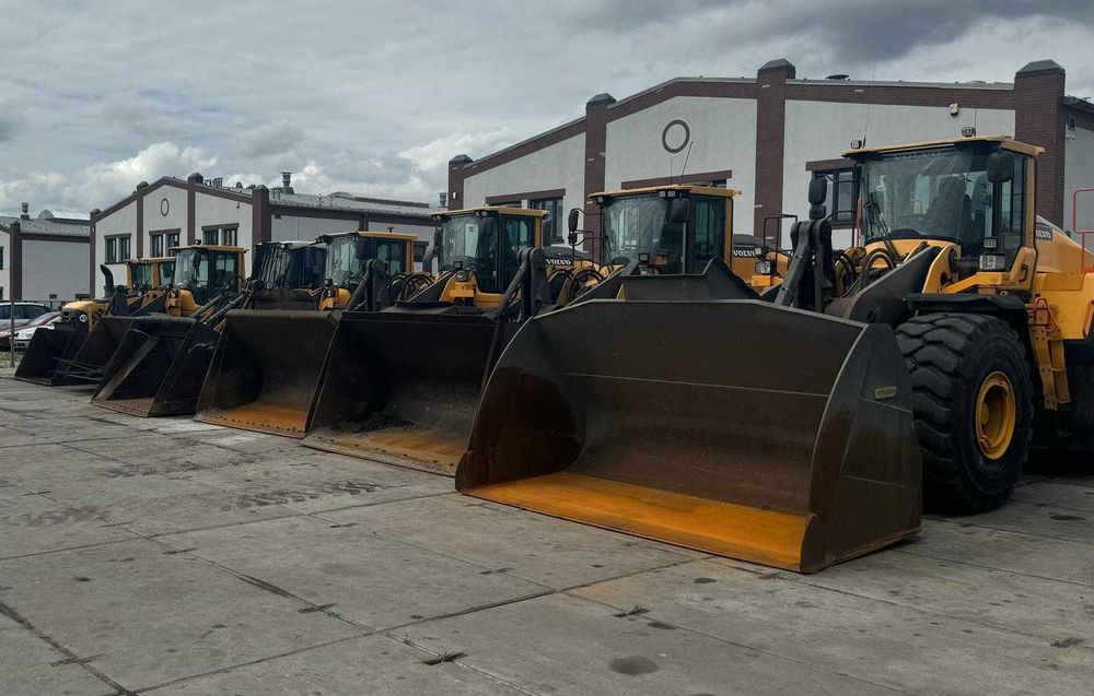 Przeładunek materiałów sypkich, roboty ziemne, obsługa magazynów