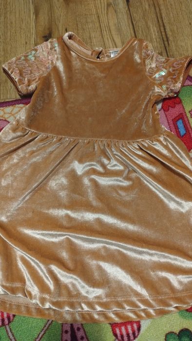 Sukienka rozmiar 104