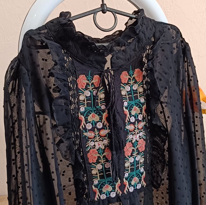 Шифонова чорна вишиванка