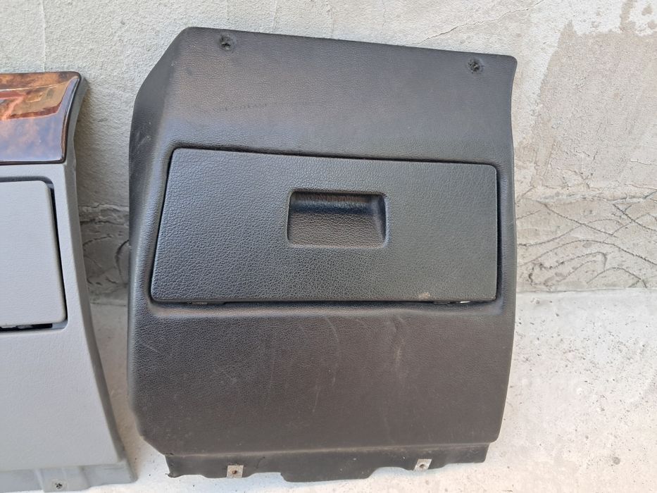 Продам водителя бардачок рестайл на BMW E34 БМВ Е34