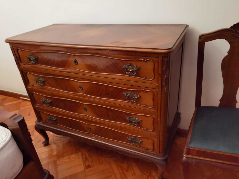 Mobilia de Quarto completa muito bonita e em bom estado