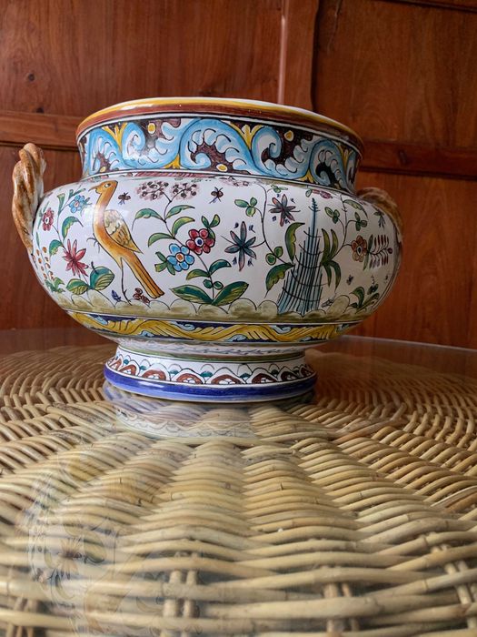 Cerâmica pintada à mão