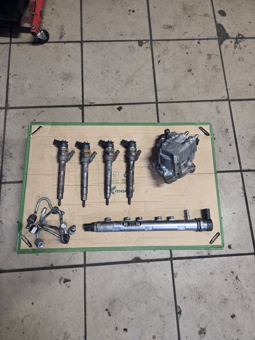 Części osprzęt silnika bmw e90 e91 2.0.d  2008r  wtryski Turbo skrzynia