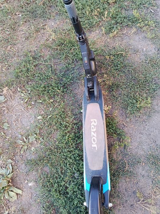 Електро самокат Razor