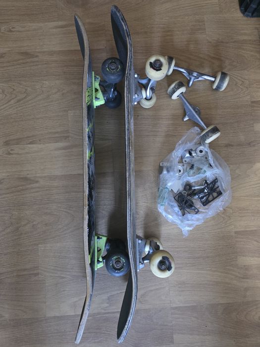 Skate  02 unidades mais peças