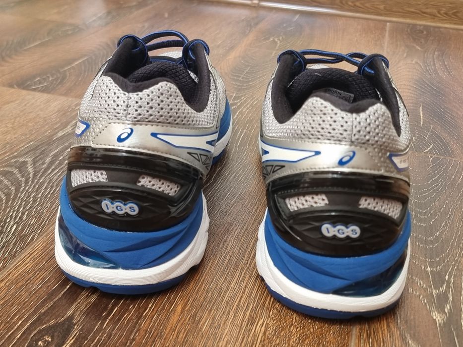 Оригінал 100% чоловічі кросівки asics gt 2000 euro 44.5